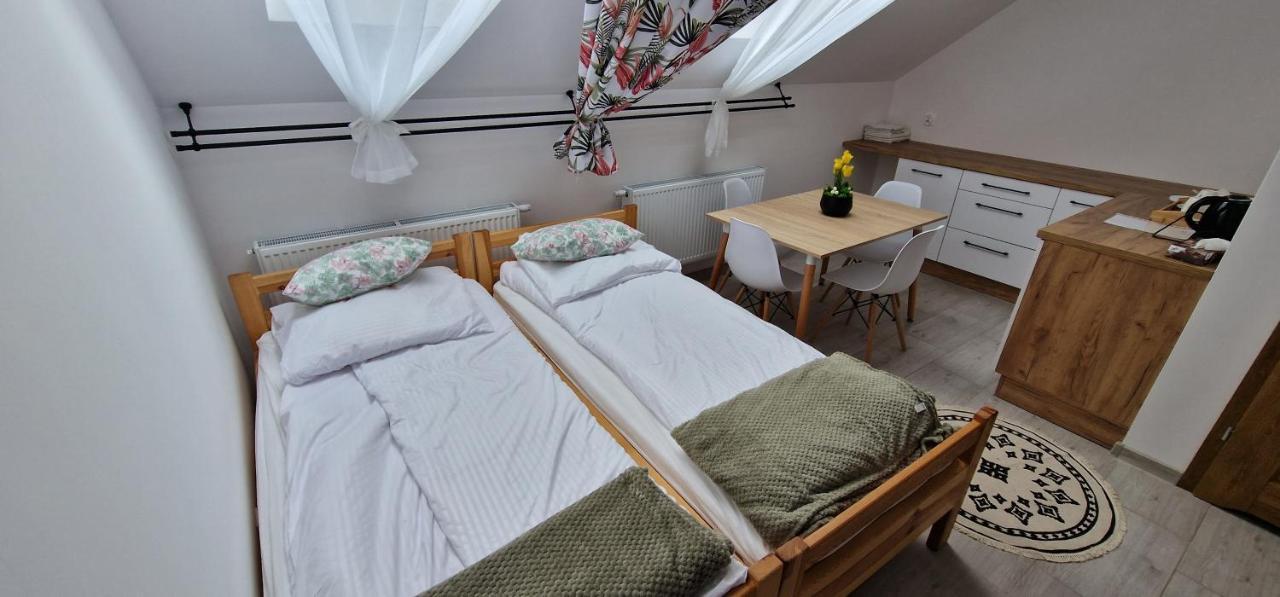 Kamieniec ZąbkowickiZielona Ostoja Ulica Szpitalna 3Cアパートメント エクステリア 写真